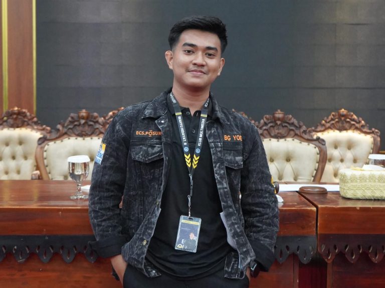 Wahyu Hidayat. R Mahasiswa Manajemen FEBM UMRAH Wakili Kepulauan Riau dalam Pengabdian Masyarakat UNEV Indonesia 6 di Desa Pengudang, Kepulauan Riau