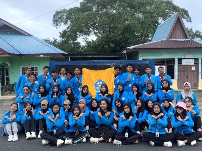 Kolaborasi Mahasiswa dan Masyarakat: BEM FEBM UMRAH Sukses Melaksanakan Pengabdian Kepada Masyarakat di Desa Pengudang