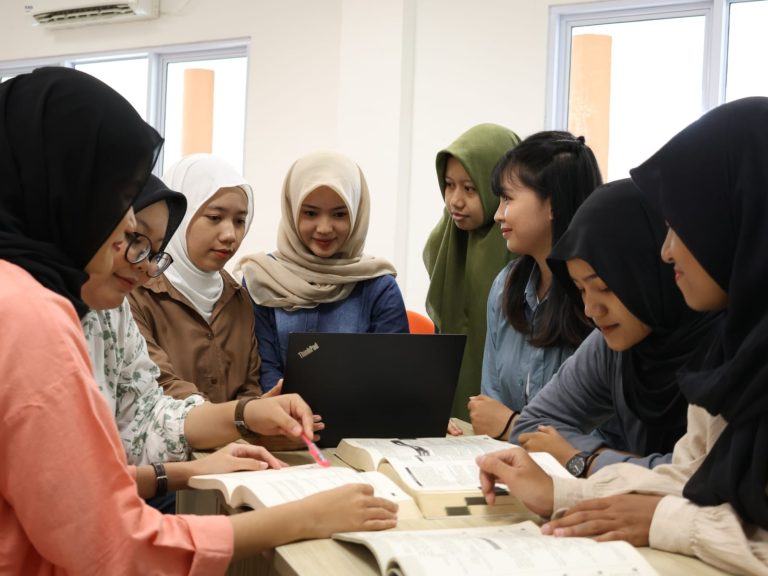 Penerimaan Mahasiswa Baru Prodi Manajemen FEBM UMRAH: Siapkan Karier Cemerlang di Dunia Bisnis