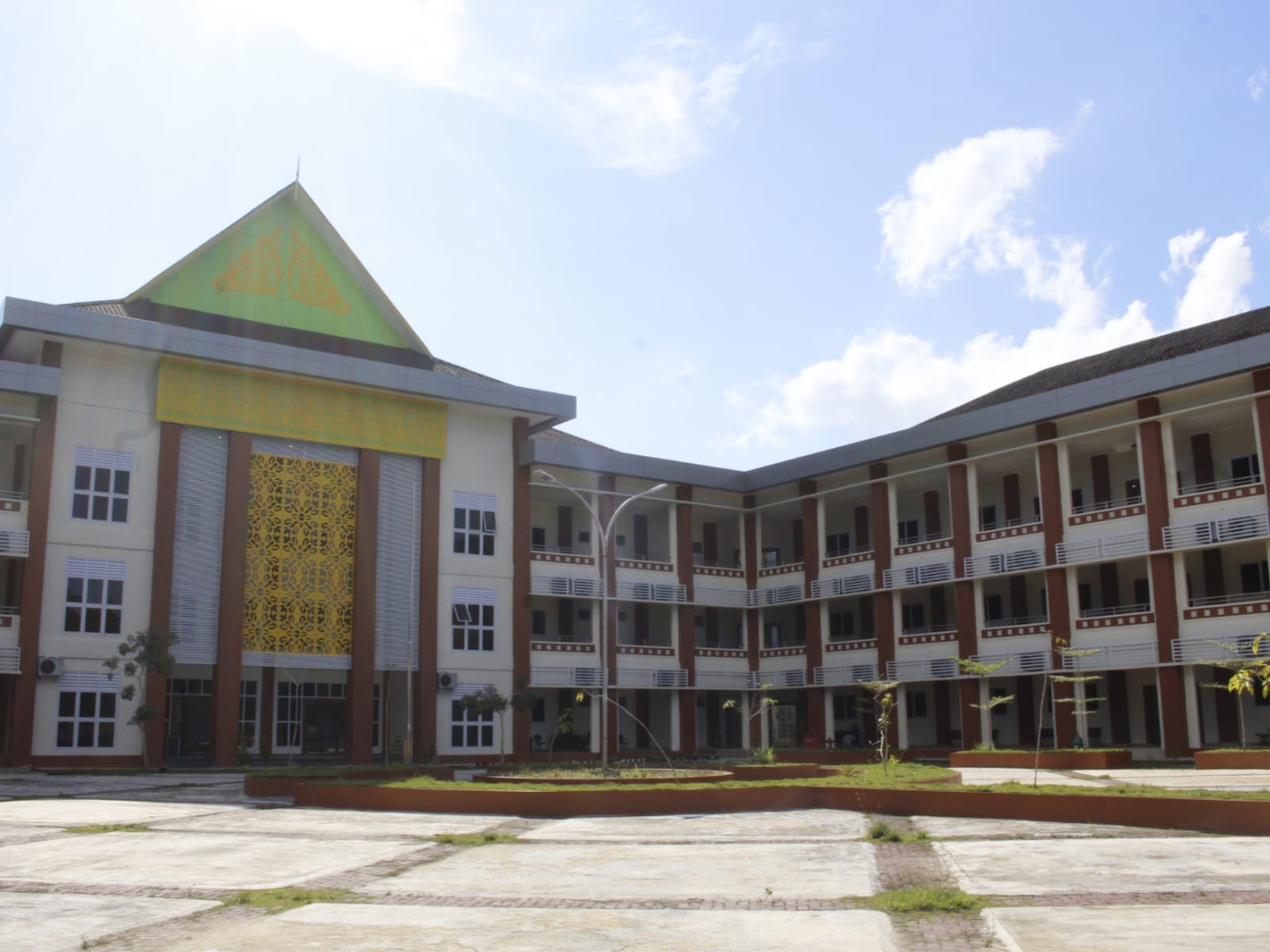 Read more about the article Kabar Gembira! FEBM UMRAH Resmi Membuka Program Magister Manajemen