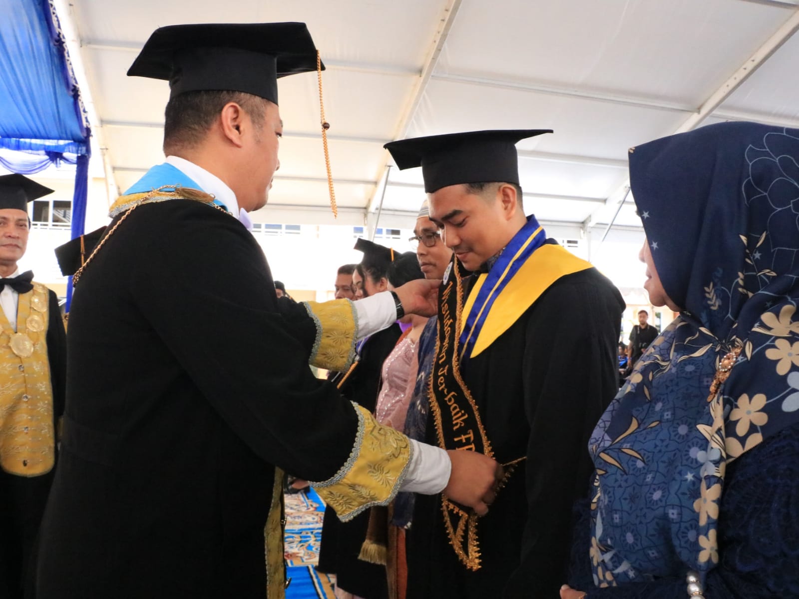 Read more about the article Mahasiswa Prodi S1 Manajemen Menjadi Wisudawan Terbaik I Pada Wisuda Program Sarjana XXIV UMRAH 2025