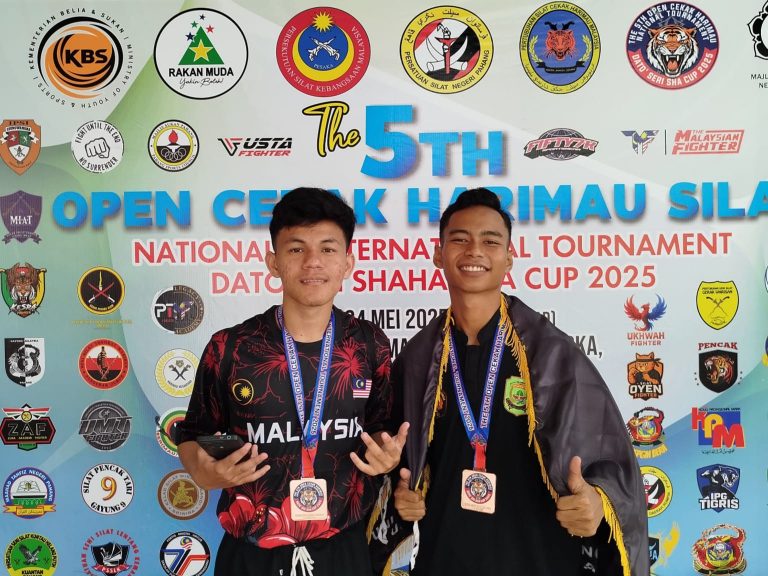 MAHASISWA FEBM UMRAH RULLY LESMANA DAN M. RIZKI FAJRI BERHASIL MERAIH PRESTASI  DI THE OPEN CEKAK HARIMAU NATIONAL INTERNATIONAL TOURNAMENT DATO’ SRI SHAHANIZA CUP 2025