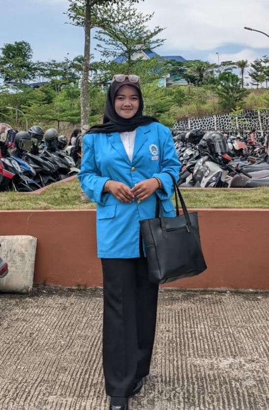 MENJADI SATU-SATUNYA MAHASISWI UMRAH YANG LOLOS PROGRAM MAGANG BERDAMPAK 2025 DI APINDO BATAM