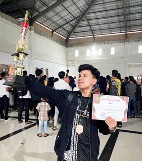 M. Rizky Fajri, Mahasiswa FEBM UMRAH, Raih Juara 3 serta Juara Umum Pencak Silat Piala Wali Kota 2026