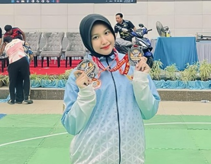 Mahasiswa FEBM UMRAH Kembali Cetak Atlet Berprestasi, Annisa Juhari Raih Juara 2 di Cekak Harimau Malaysia Silat Open Championship 2026