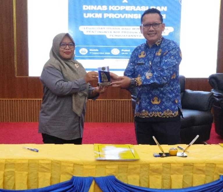 Gandeng Dinas Koperasi dan UKM Kepri, Prodi Kewirausahaan FEBM UMRAH Gelar Kuliah Umum dan Workshop Pembuatan NIB